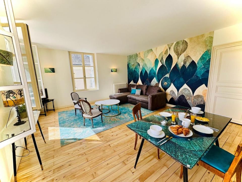 Living room, Dining area
