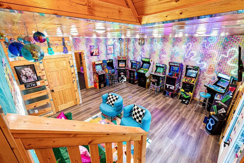 Luxurious Dolly Parton Inspired Cabin with Indoor Pool, a Private Hot Tub, and Arcade Games near Dollywood, Tennessee Cabin in Sevierville