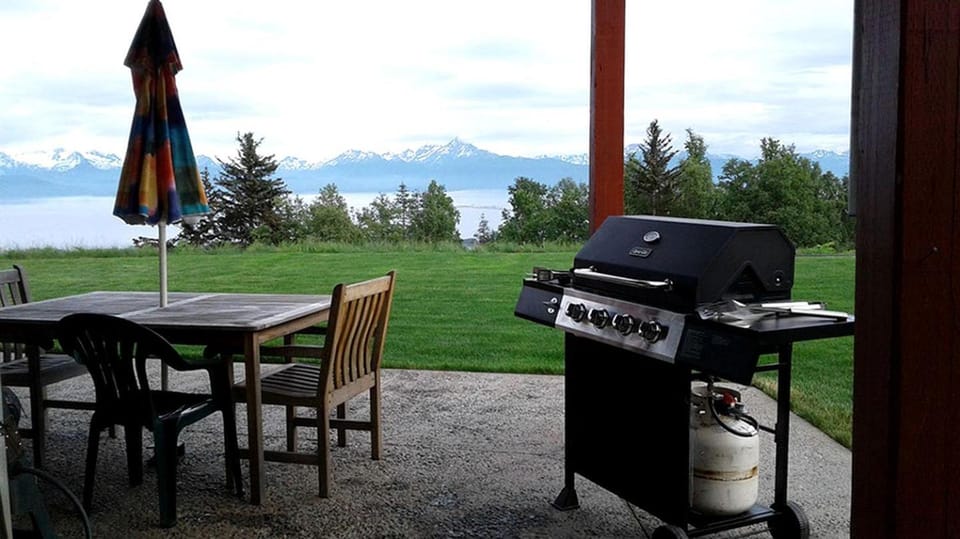 Family-Friendly Vacation Rental with Jaw-Dropping Views in Homer, Alaska House in Homer