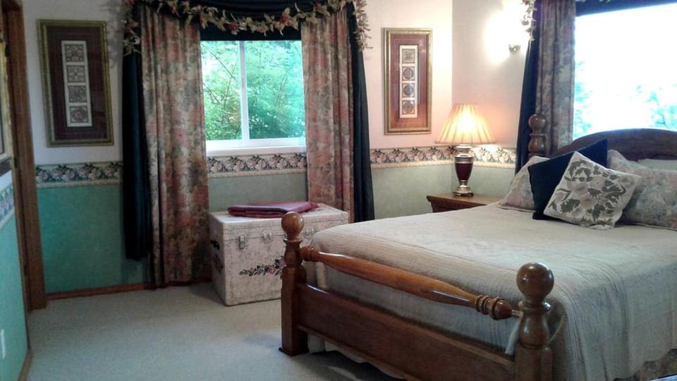 Family-Friendly Vacation Rental with Jaw-Dropping Views in Homer, Alaska House in Homer