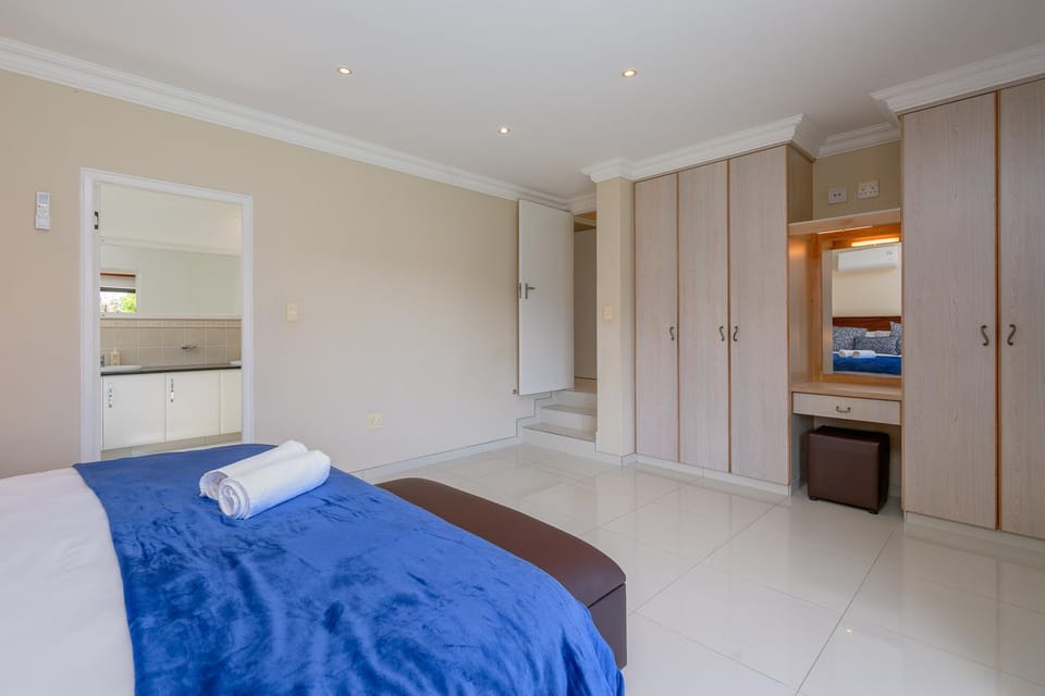Bedroom, air conditioner