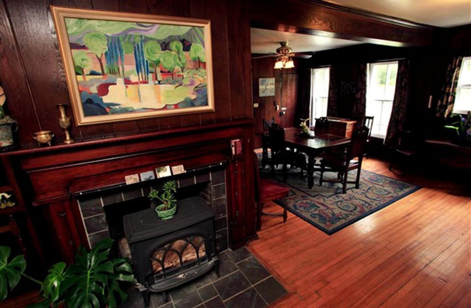 Seating area, Dining area