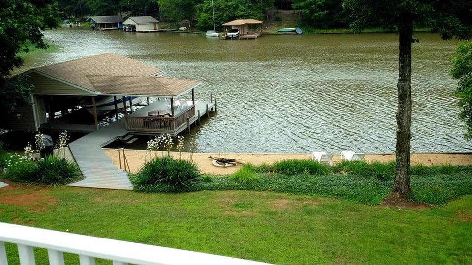 Spacious Family Vacation Rental on the Water in Bracey, Virginia House in Bracey