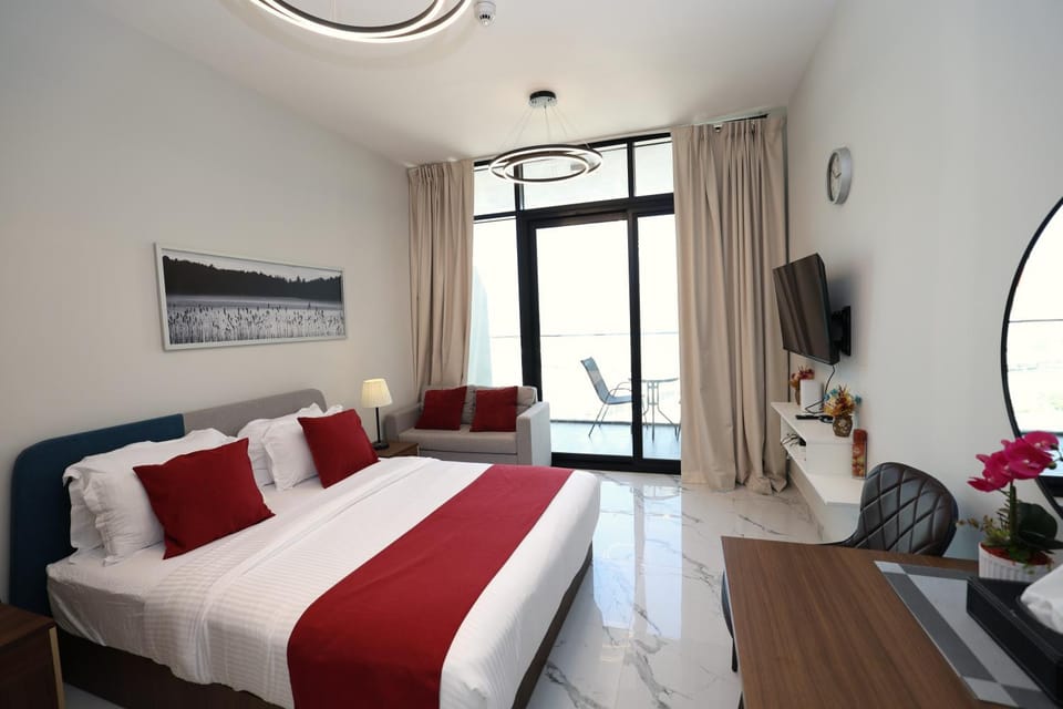 Bed, TV and multimedia, Photo of the whole room, Bedroom