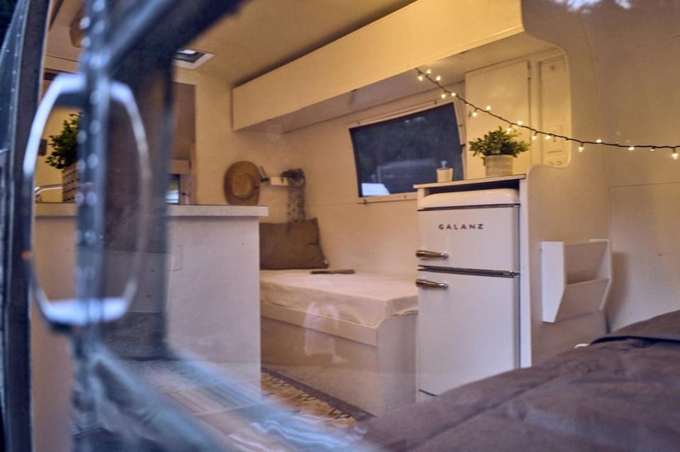 Secluded Pet Friendly Airstream in Calabasas, California House in Calabasas