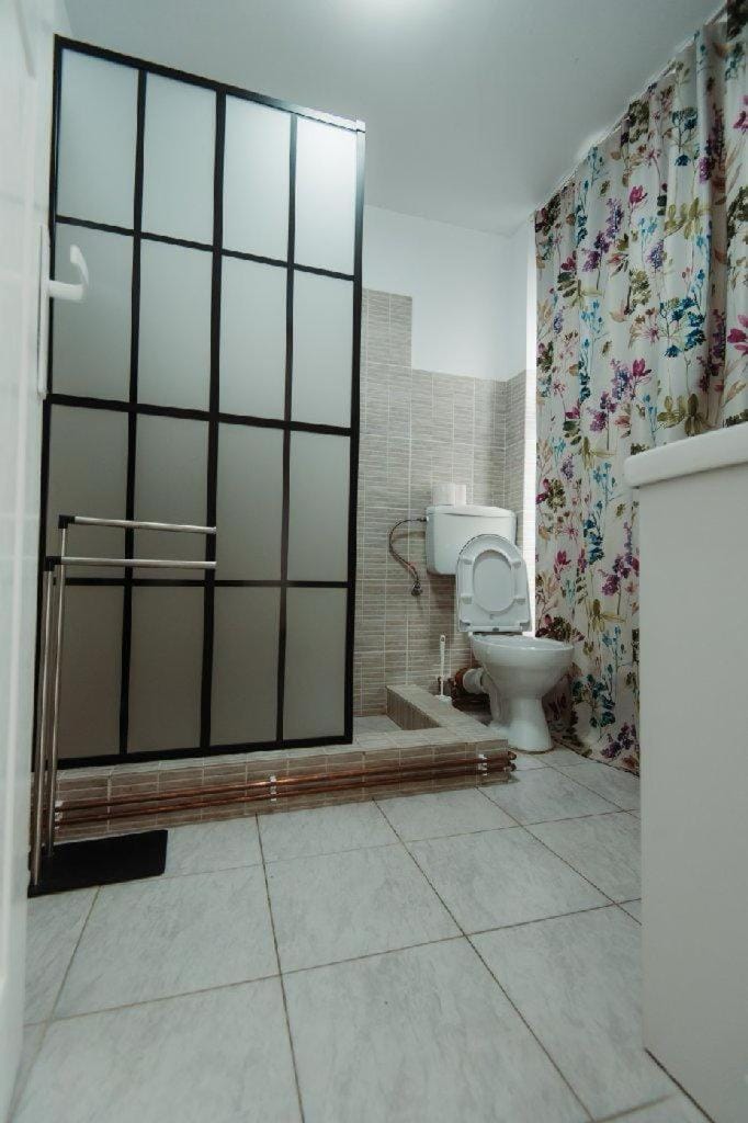 Pensiunea Cezar Si Luca Bed and Breakfast in Romania