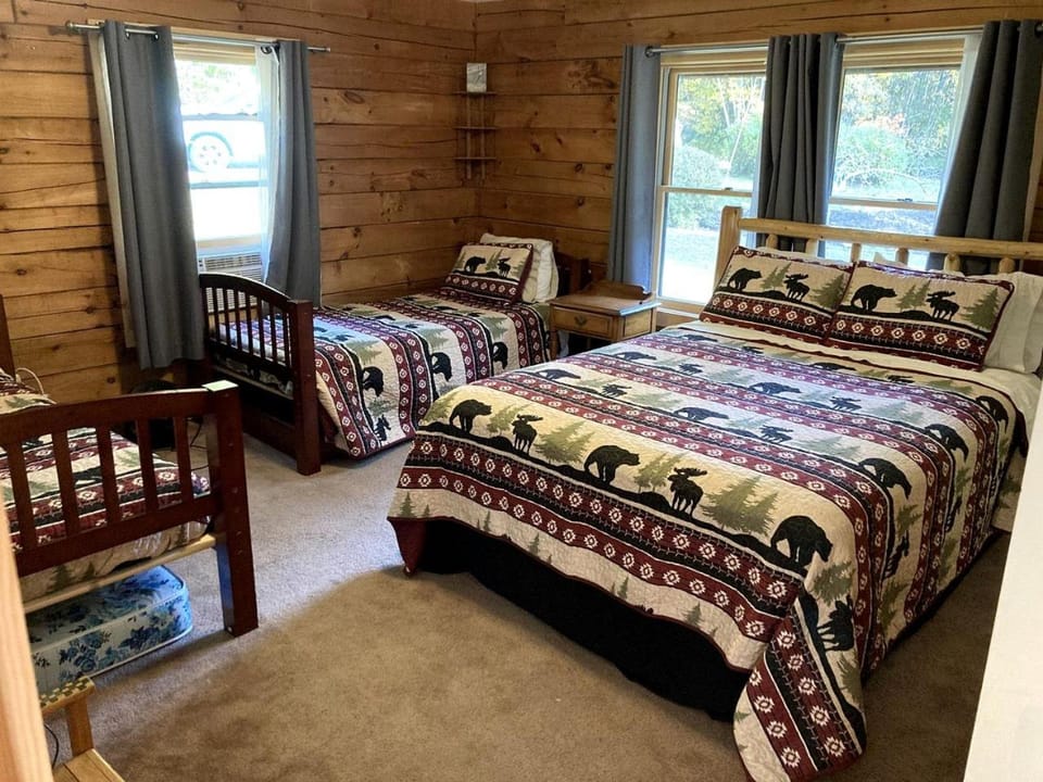 Spacious Log Cabin for a Family Getaway near the Zoar Outdoor Adventure Resort in Massachusetts Cabin in Charlemont