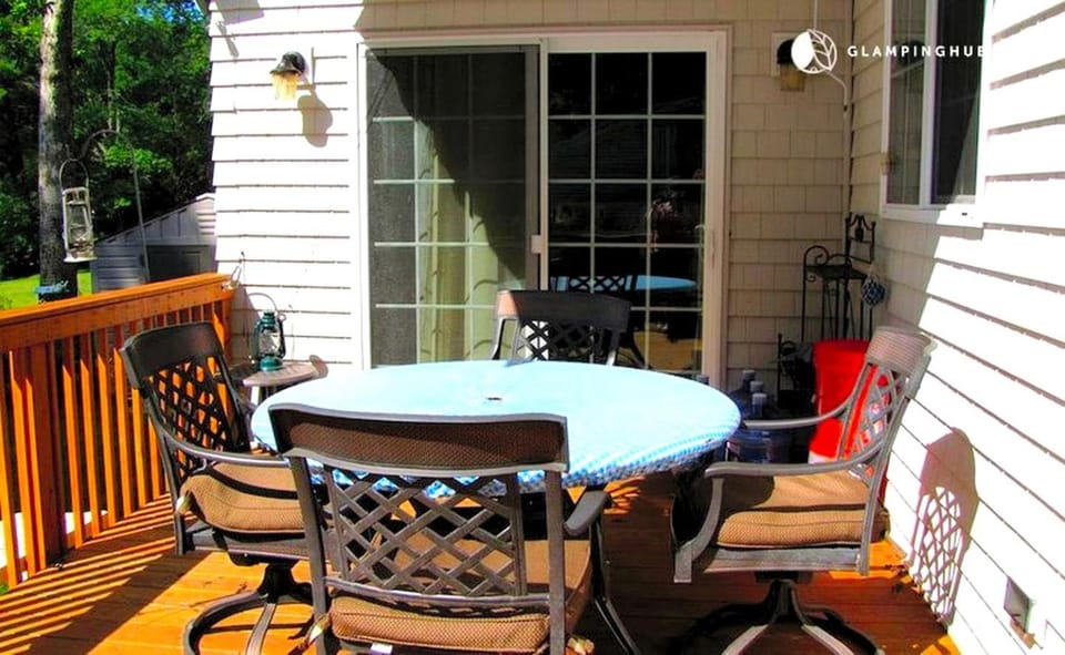 Charming Waterfront Cottage Rental near Topsmead State Forest, Connecticut House in Torrington