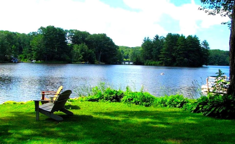 Charming Waterfront Cottage Rental near Topsmead State Forest, Connecticut House in Torrington