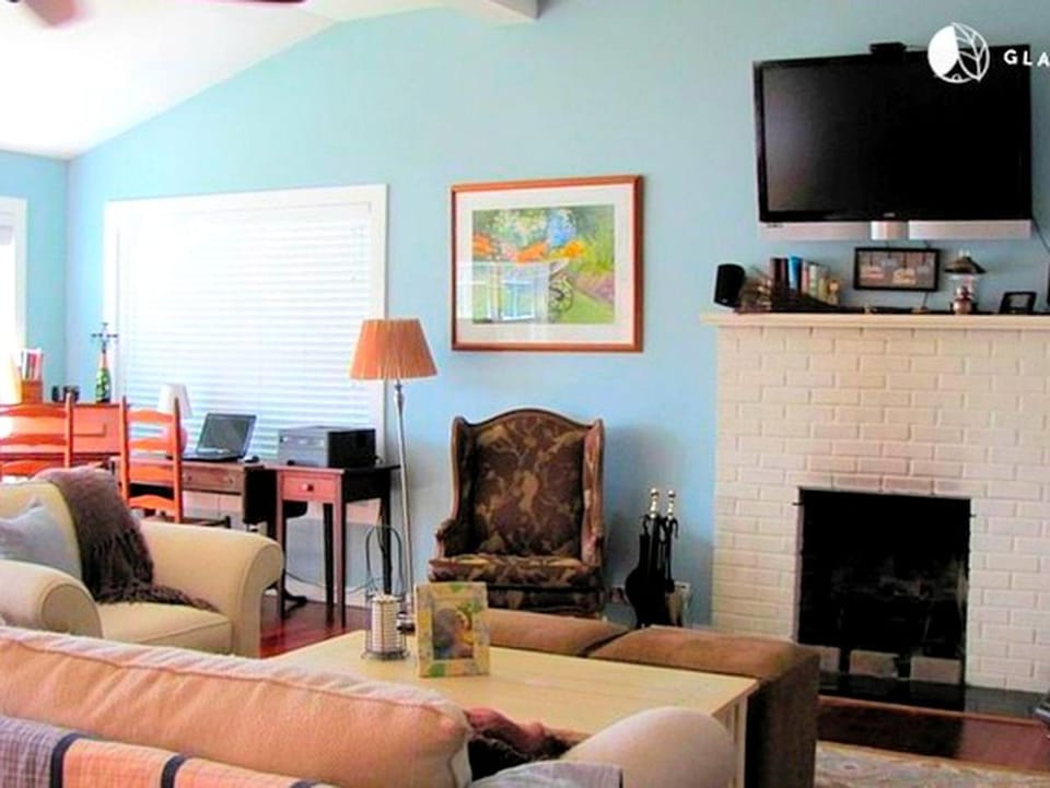 Charming Waterfront Cottage Rental near Topsmead State Forest, Connecticut House in Torrington