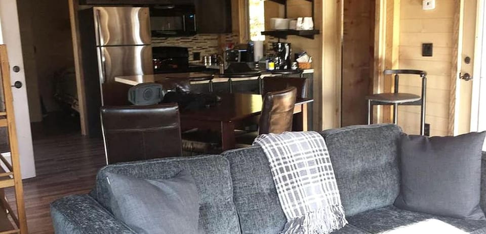 Kitchen or kitchenette, Living room