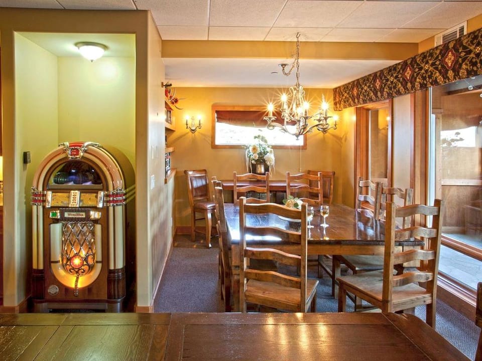 Spacious Vacation Rental for Groups or Events with Sauna and Hot Tub in Athol, Idaho House in Idaho