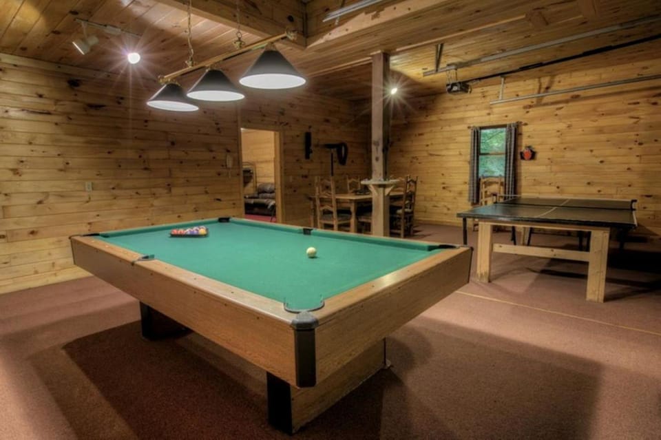 Breathtaking Smoky Mountains Cabin with Hot Tub in Maggie Valley, North Carolina Cabin in Ivy Hill