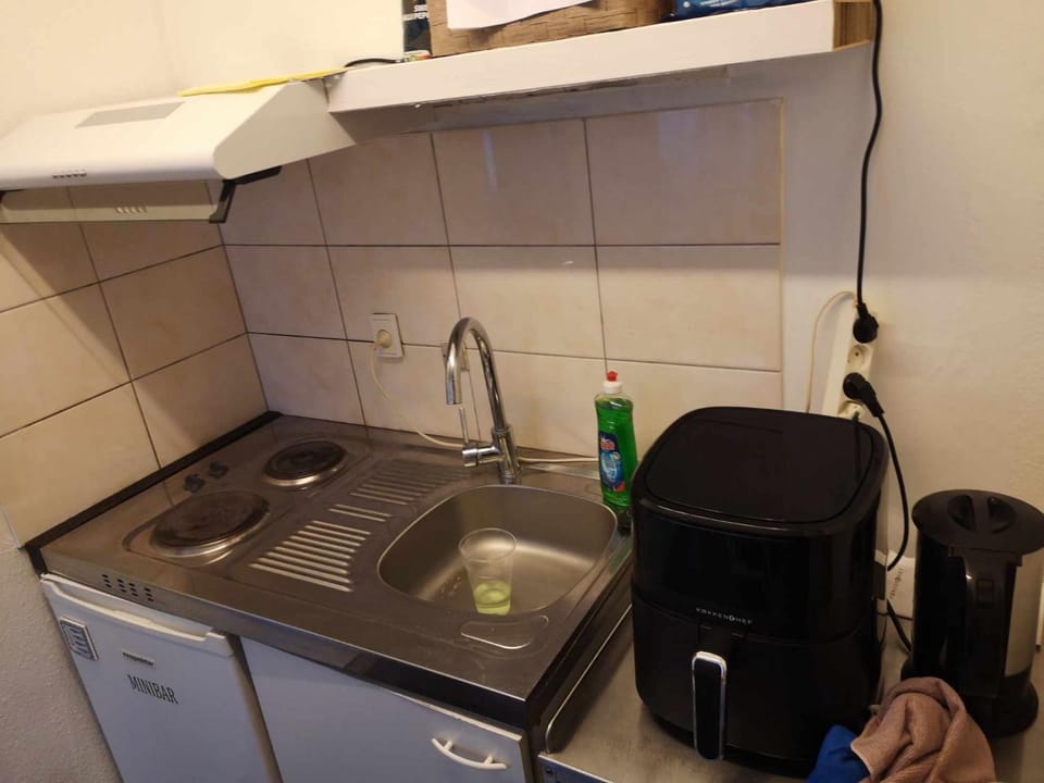 2 værelser m minikøkken brusekabine og toilet 4 prs Vacation rental in Region of Southern Denmark