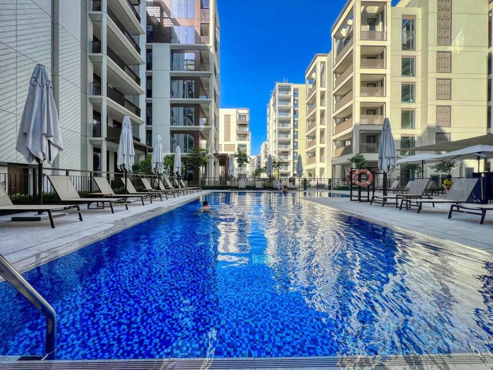 Property building, Swimming pool