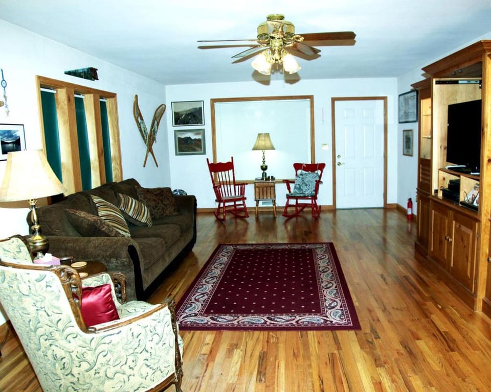 Pet-Friendly Cabin Getaway for Groups near Aspen, Colorado Cabin in Colorado