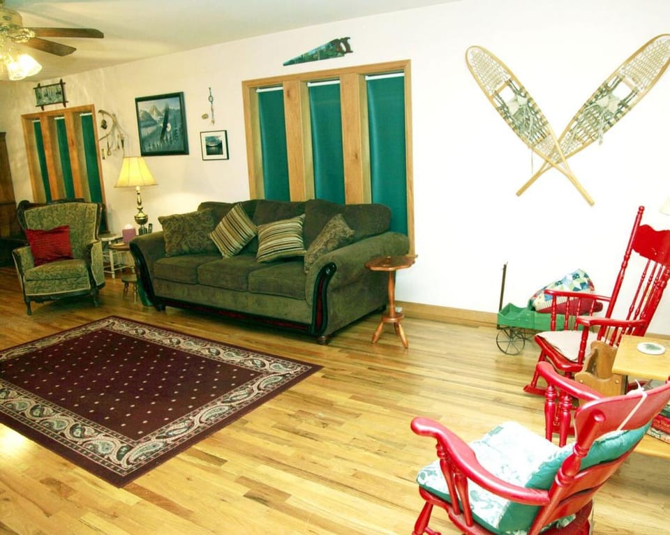 Pet-Friendly Cabin Getaway for Groups near Aspen, Colorado Cabin in Colorado