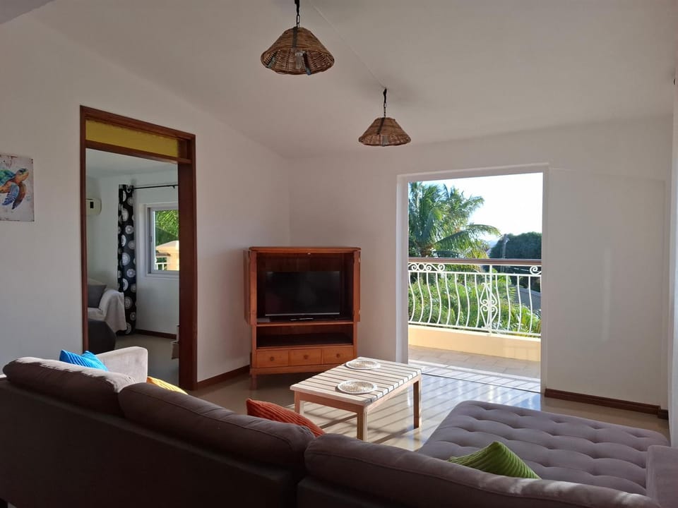 TV and multimedia, View (from property/room), Balcony/Terrace, Living room, Seating area