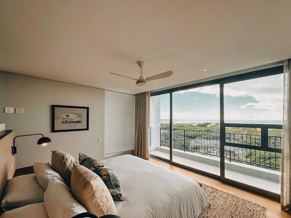 Bed, View (from property/room), Balcony/Terrace, Bedroom