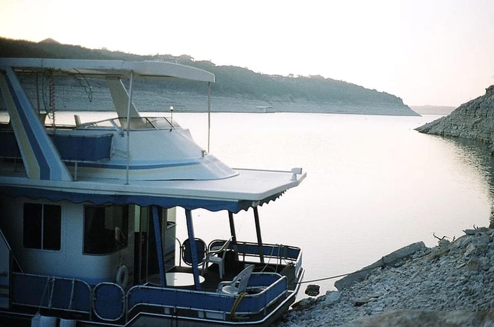 Luxury Houseboat for Cruise-Style Getaway on Lake Travis near Austin, Texas House in Volente