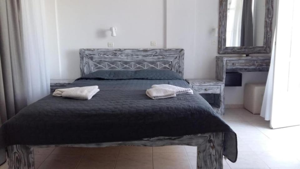 White Cycladic serenity Apartment in Decentralized Administration of the Aegean