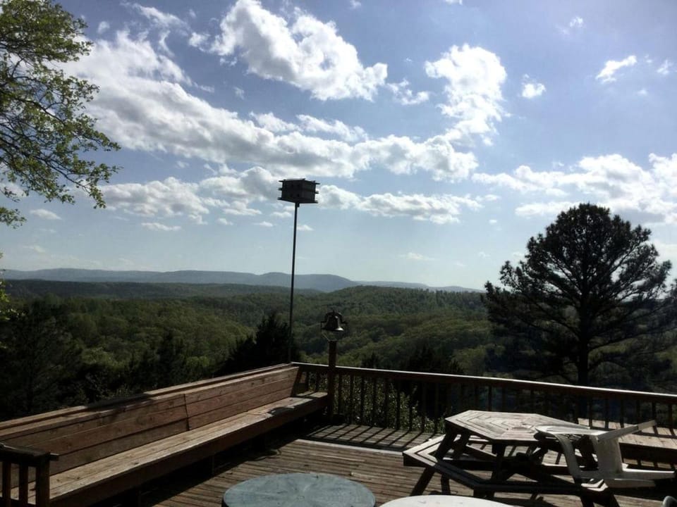 Secluded Cabin Rental near the Spectacular Ozarks of Arkansas Cabin in Buffalo River
