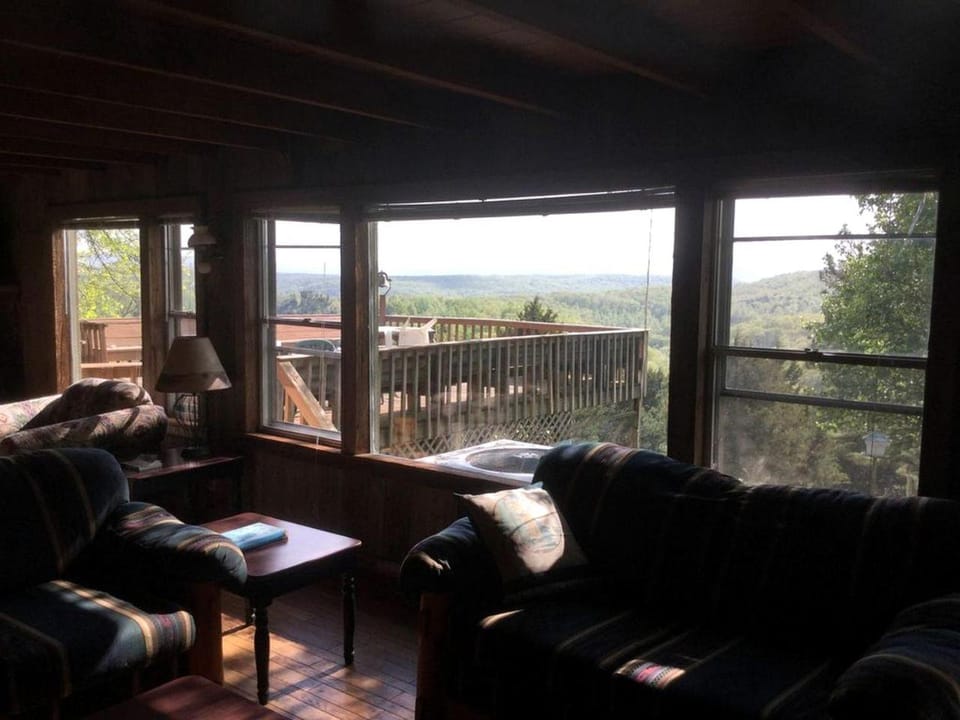 Secluded Cabin Rental near the Spectacular Ozarks of Arkansas Cabin in Buffalo River