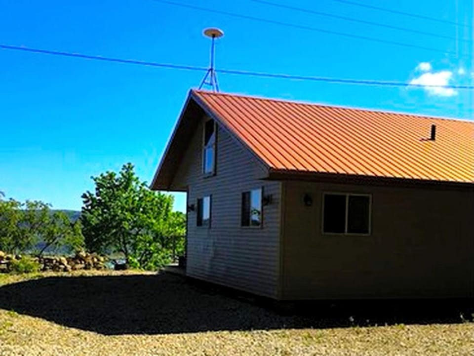 Family-Friendly Cottage Rental along the Mississippi River near Big Lake, Iowa House in Iowa
