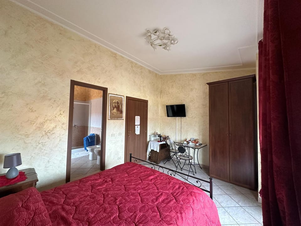Bedroom, wardrobe