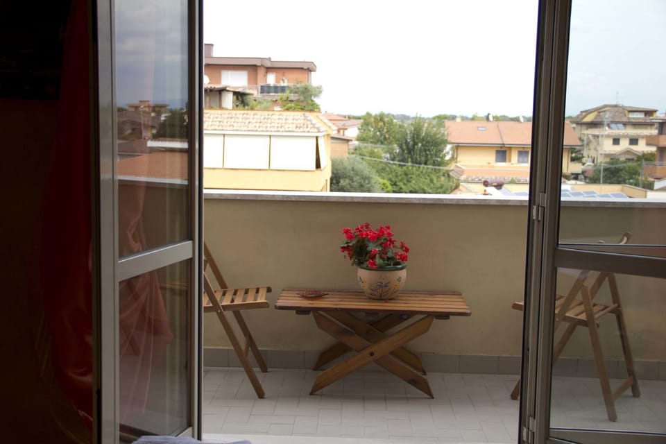 Balcony/Terrace, Quiet street view