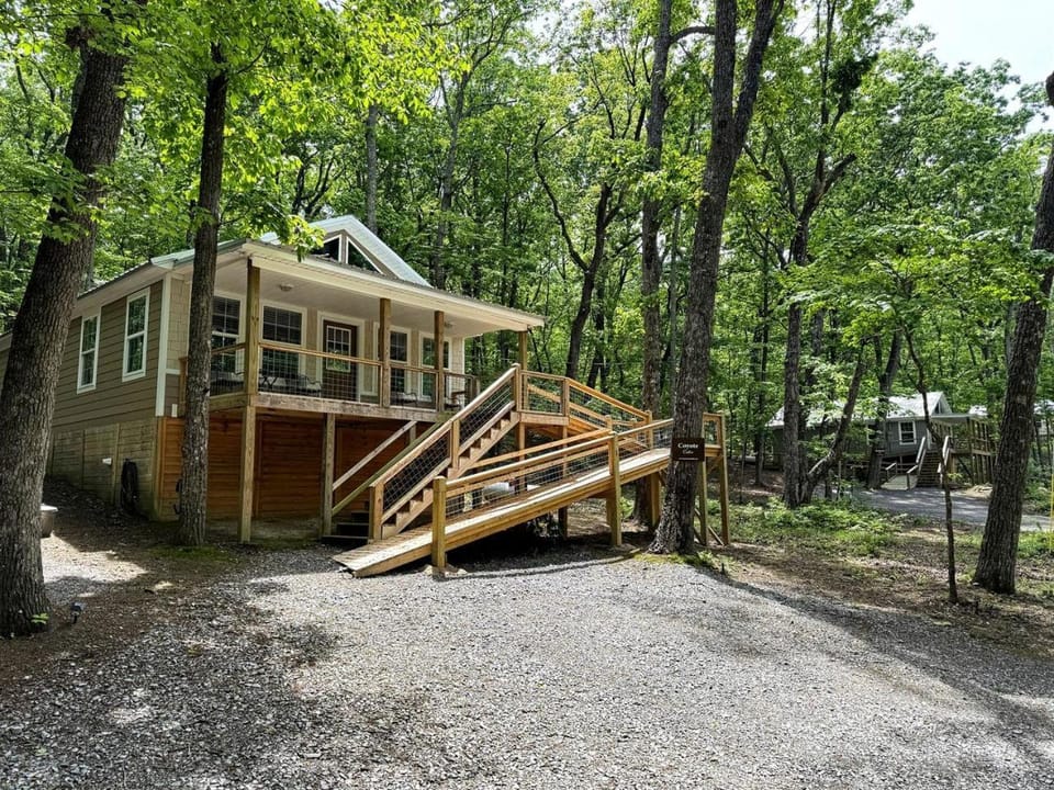 Idilic Cozy Rustic Cabin in Fort Payne, Alabama Cabin in Fort Payne
