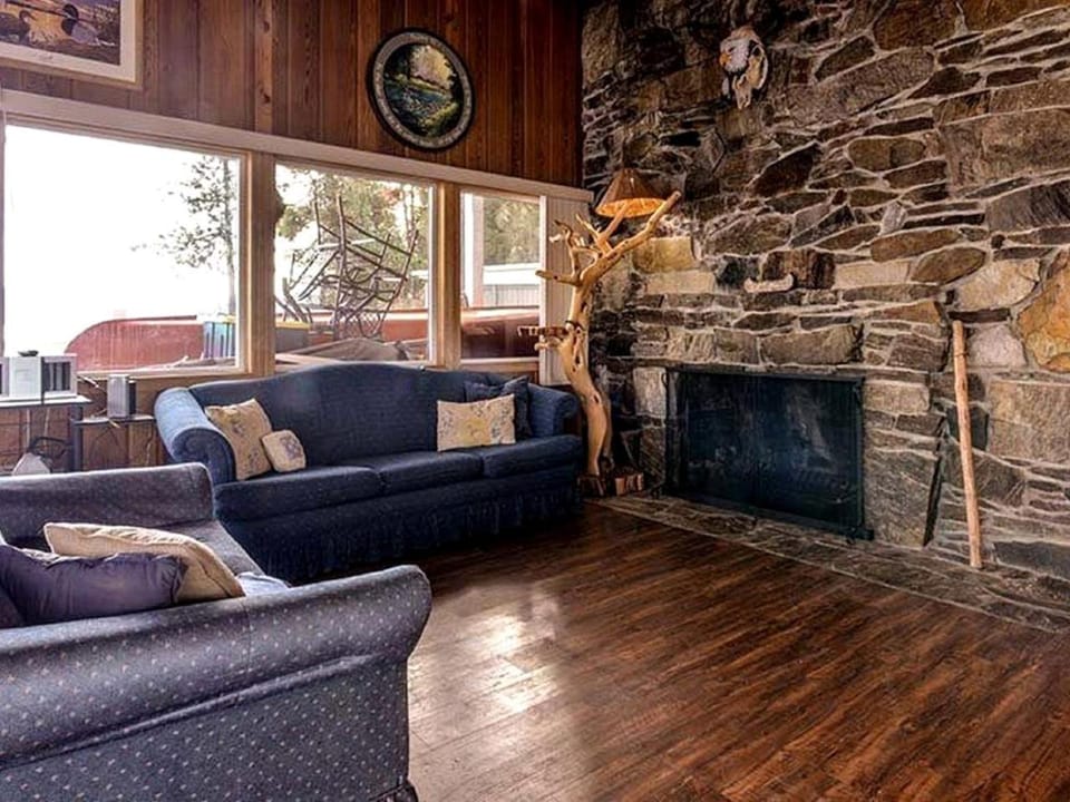 Spacious Lakeside Vacation Rental on Lake Coeur d'Alene in North Idaho House in Kootenai County