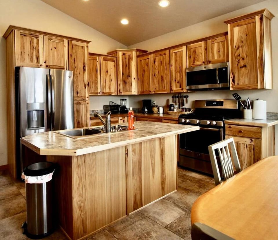 Upper Level Ranch Accommodation for Glamping in Montana House in Butte