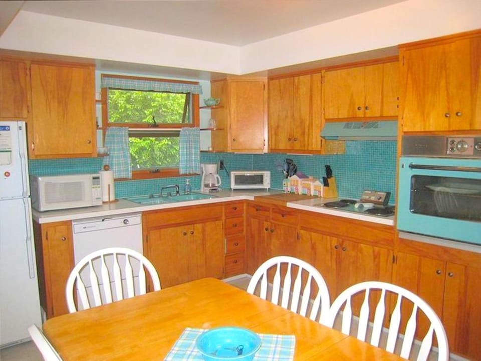 Peaceful Private Cabin on Crystal Lake near Elk Mountain, Pennsylvania Cabin in Clifford