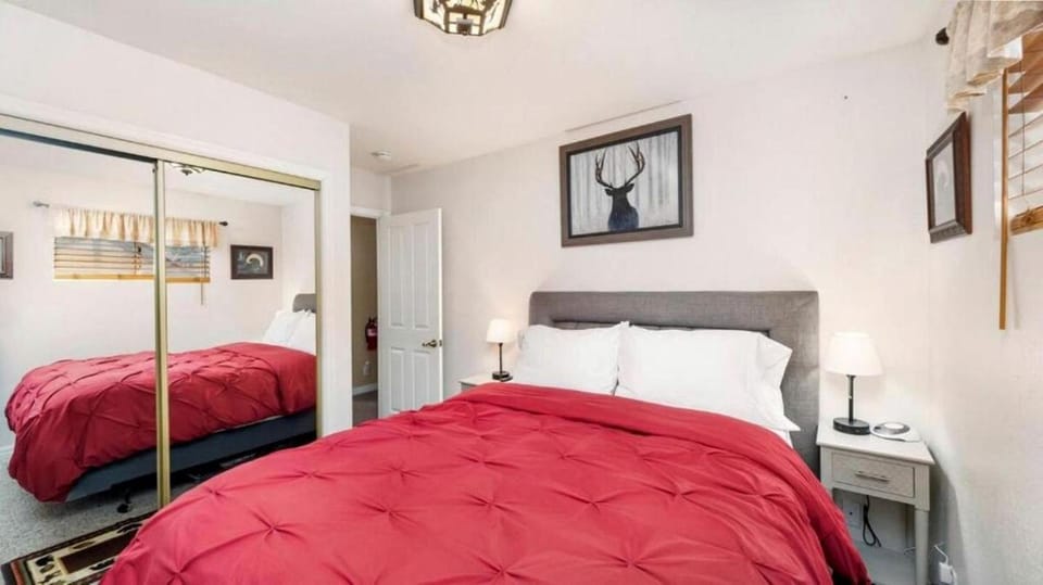 Charming Cabin for Winter and Water Sports Fans Near Big Bear Lake, California Cabin in Arrowbear Lake