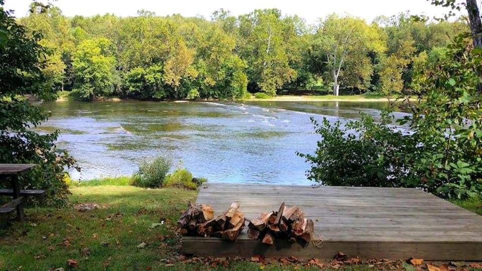 Secluded Cabin Rental for a Large Group Getaway on the Shenandoah River near Luray, Virginia Cabin in Shenandoah Valley