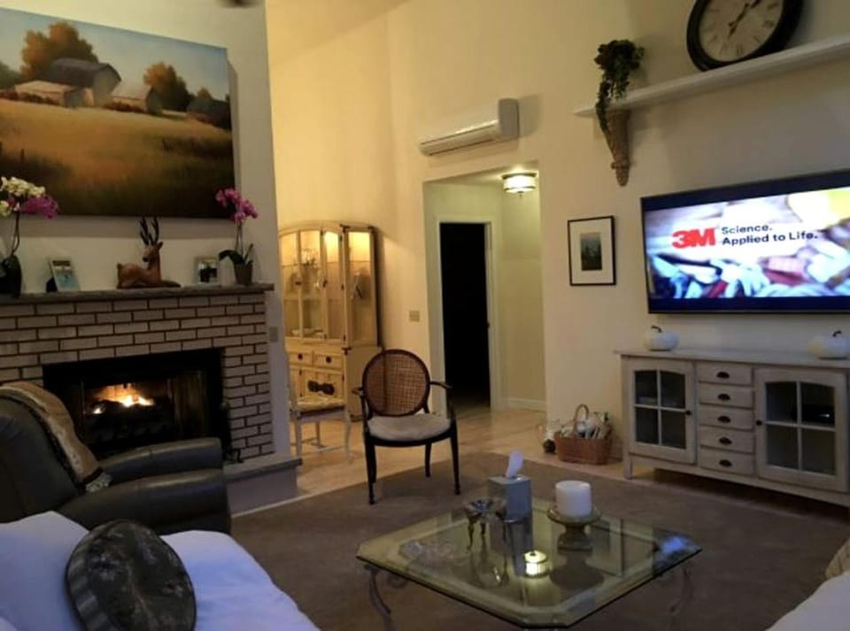 Delightful Cottage Rental with Scenic Views near the Poconos, Pennsylvania House in Coolbaugh Township