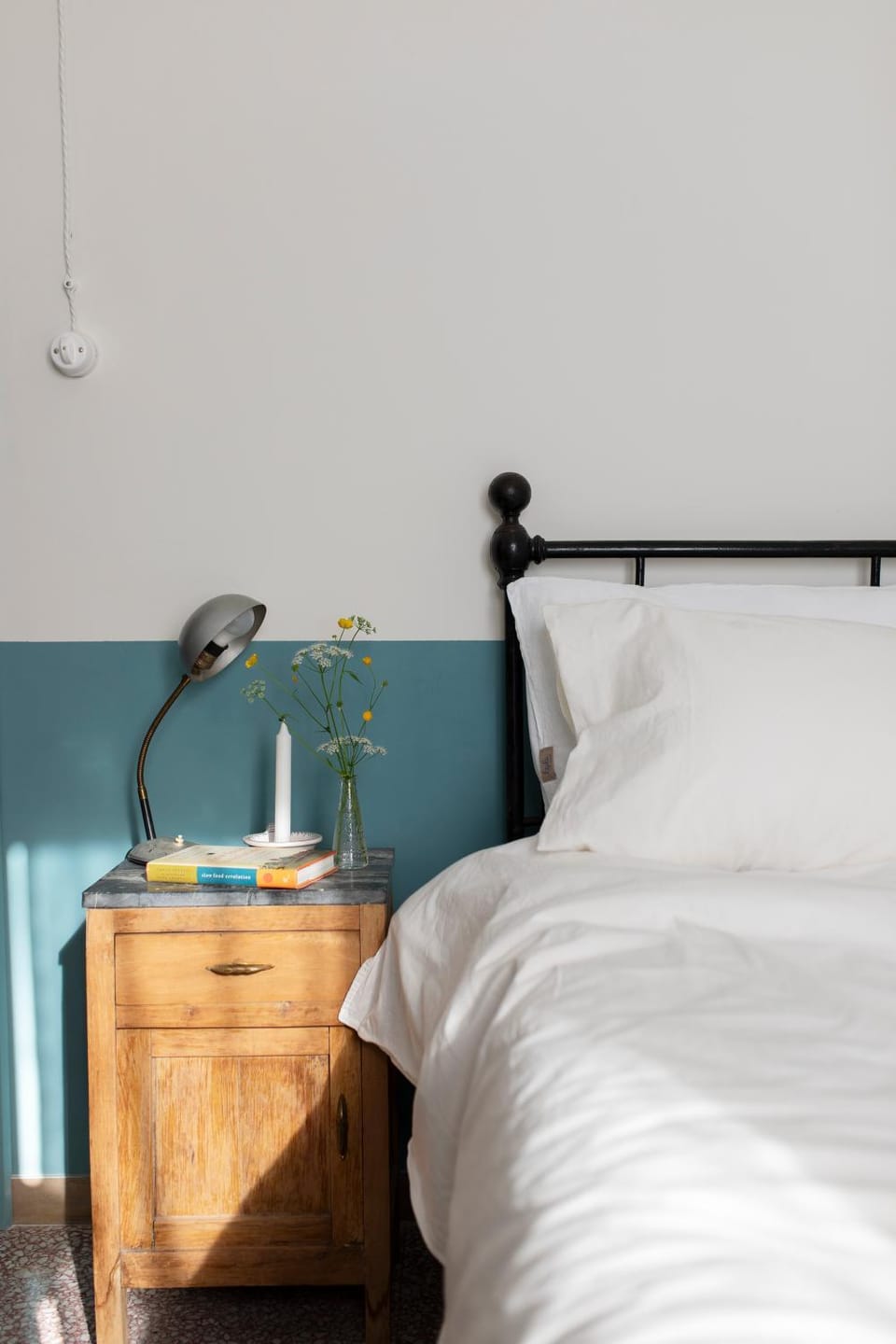 Bed, Seating area, Bedroom, Garden view, River view, acessibility