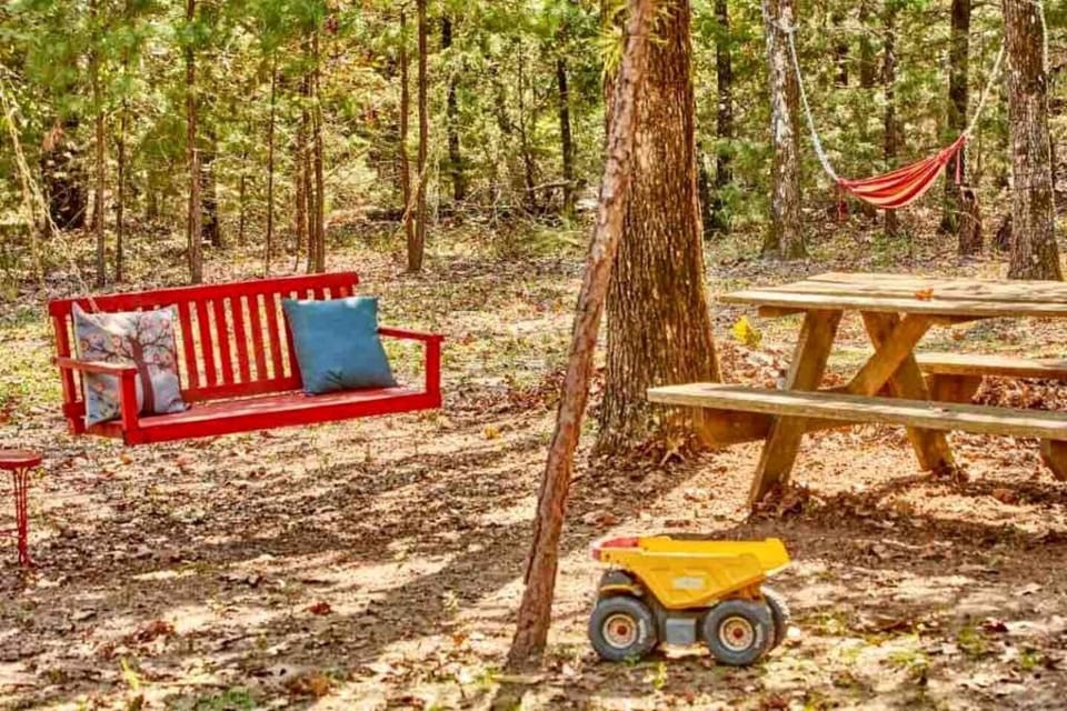 Beautiful Cabin Surrounded by Forest with Amazing Outdoor Amenities for a Peaceful Escape in the Outdoors in Ben Wheeler, Texas Cabin in Texas