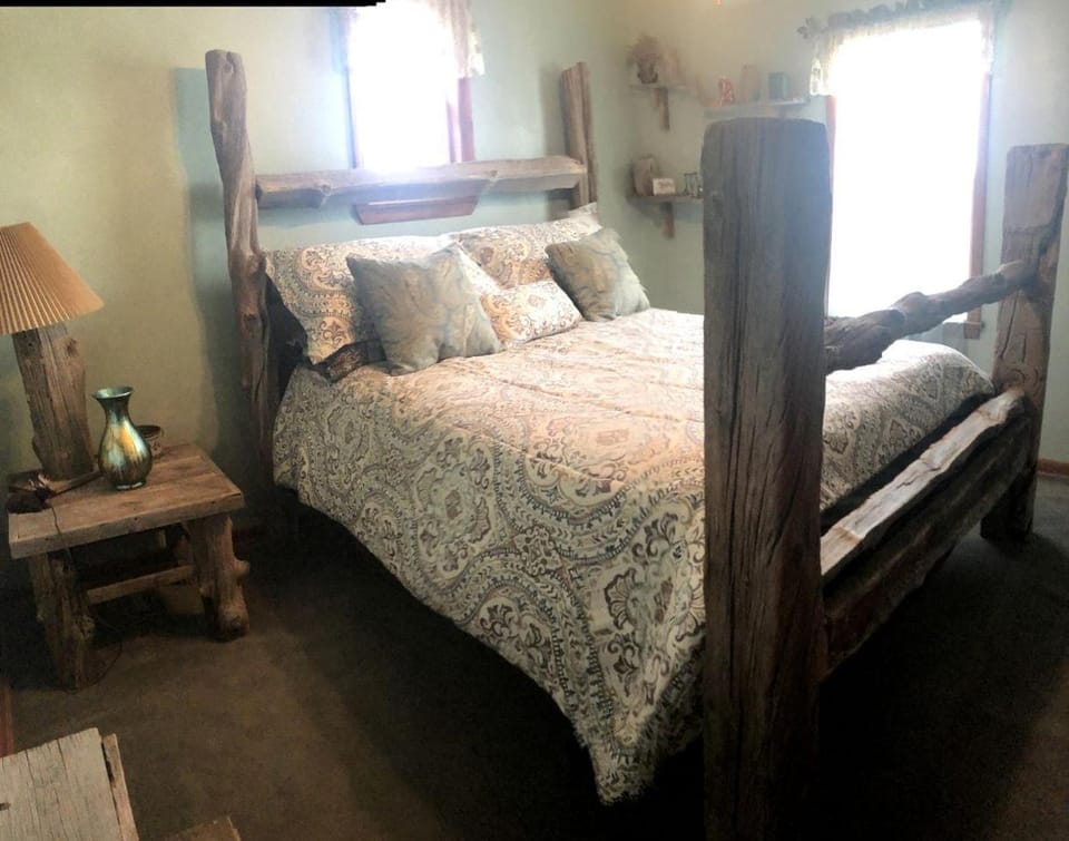 Cozy Cottage Rental for Six on a Working Ranch in Crawford, Nebraska House in Nebraska