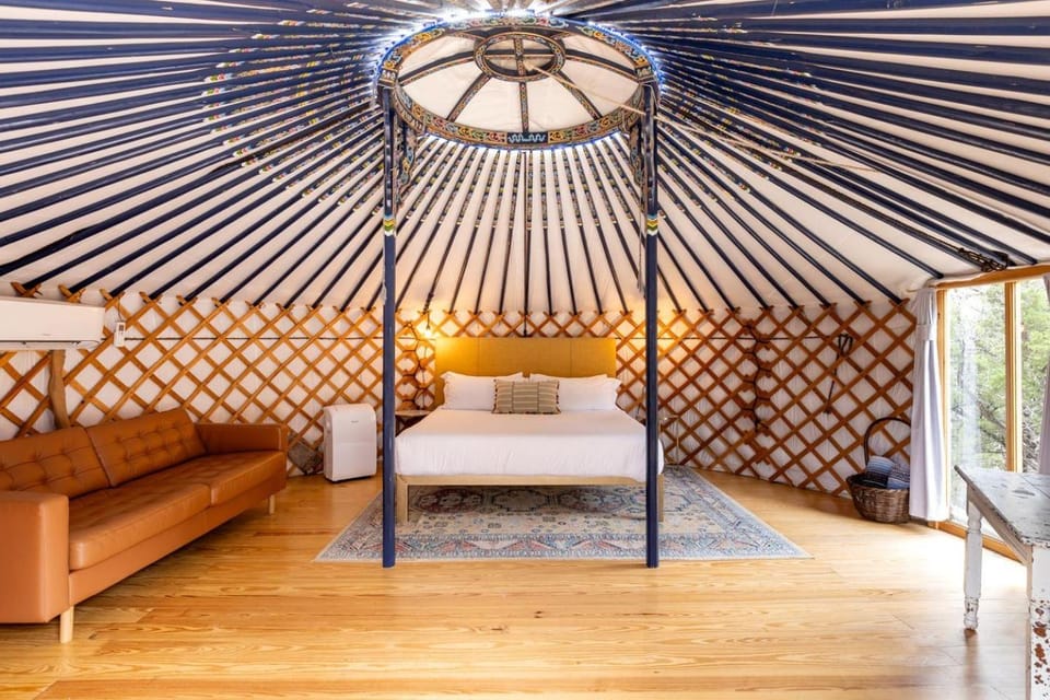 Gorgoeus Yurt for a Romatic Getaway in Wimberly, Texas Luxury tent in Wimberley