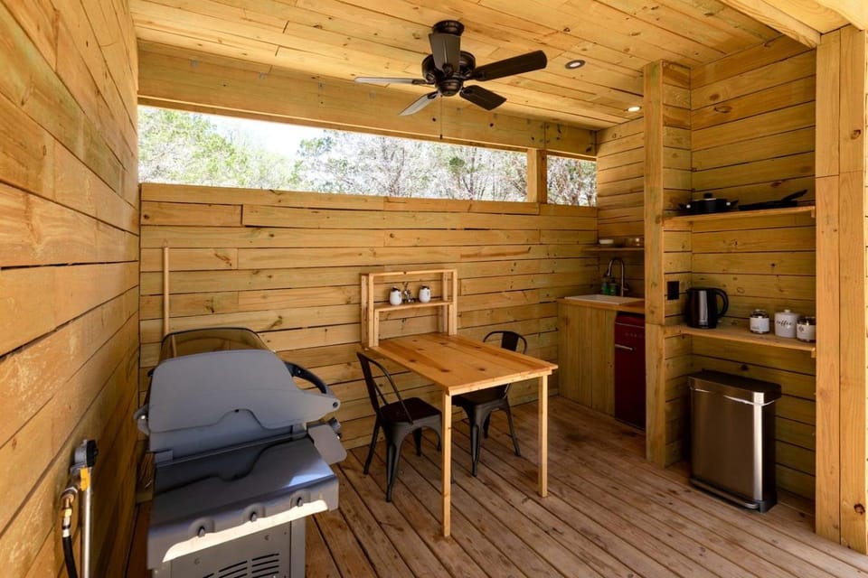 Gorgoeus Yurt for a Romatic Getaway in Wimberly, Texas Luxury tent in Wimberley