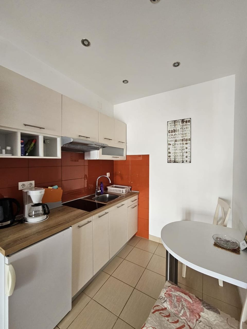 Kitchen or kitchenette