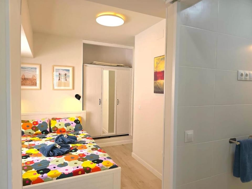 Begona White Pearl City Center Studio Nogalera by NAMASTE ELITE Apartment in Torremolinos