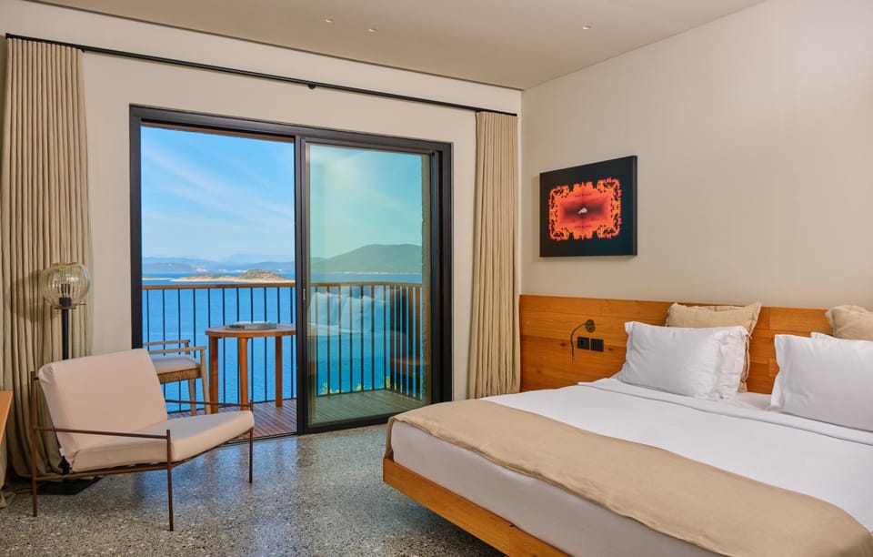 Bed, View (from property/room), Balcony/Terrace, Photo of the whole room, Sea view