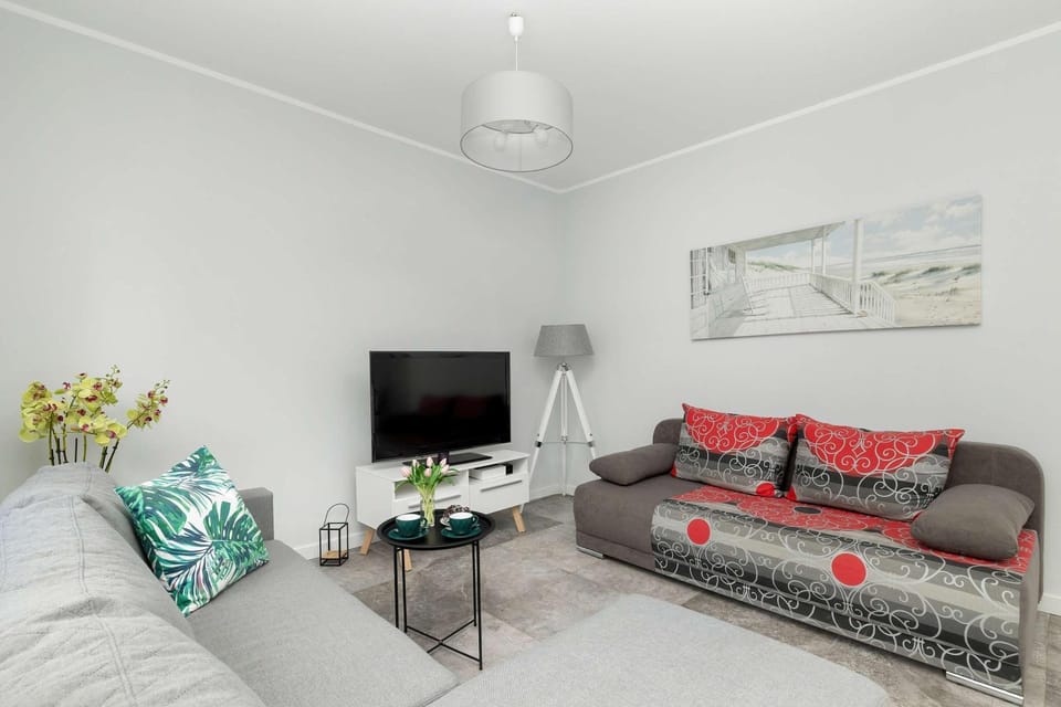 TV and multimedia, Living room, Seating area, Evening entertainment