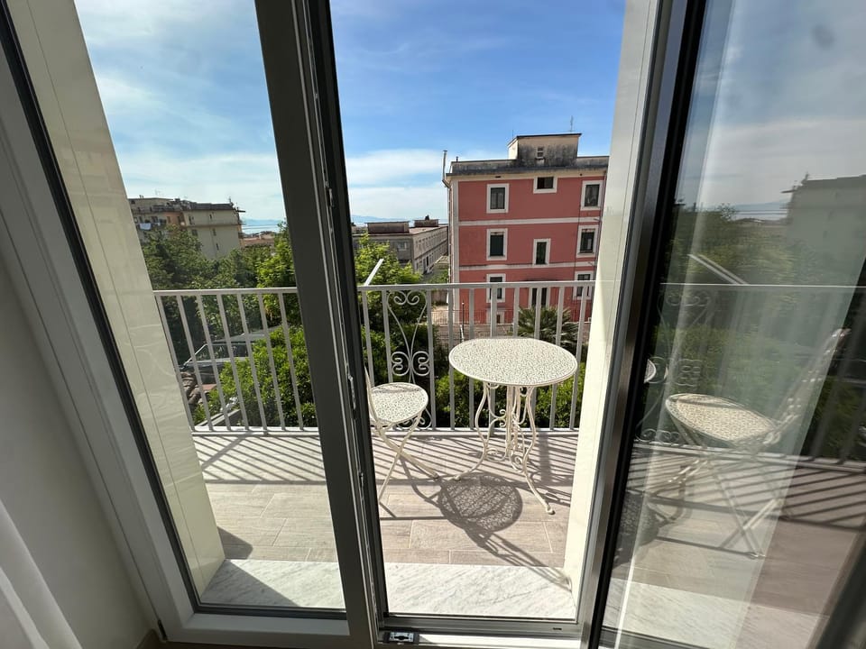 Per Aspera Ad Astra Apartment in Salerno