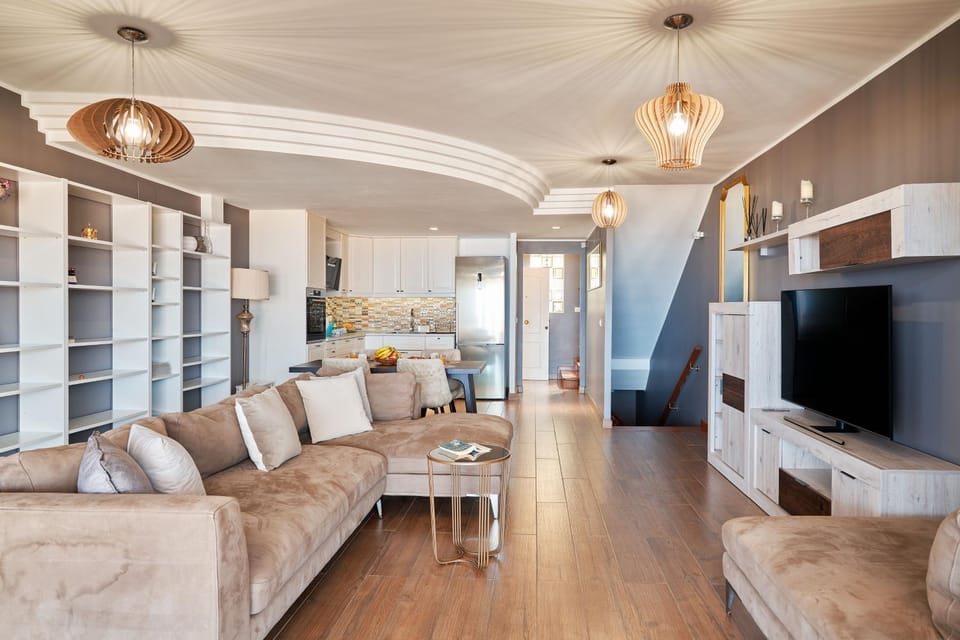 Communal lounge/ TV room, TV and multimedia, Living room