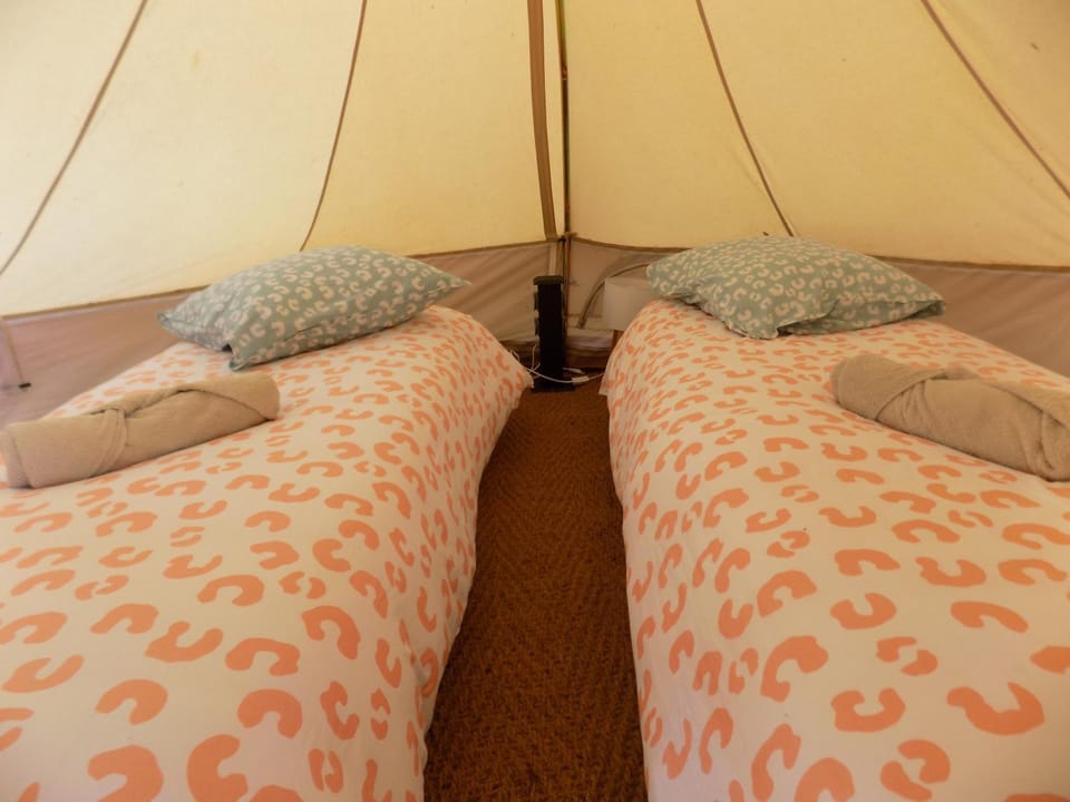 Tente familiale au bord de l'eau 8 Luxury tent in Nouvelle-Aquitaine
