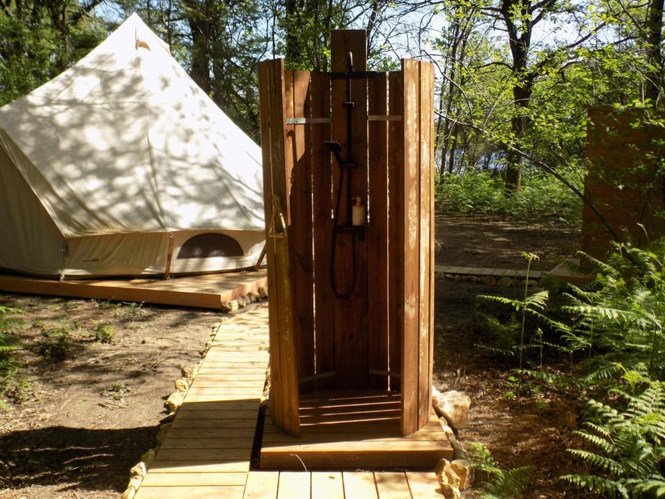 Tente familiale au bord de l'eau 8 Luxury tent in Nouvelle-Aquitaine